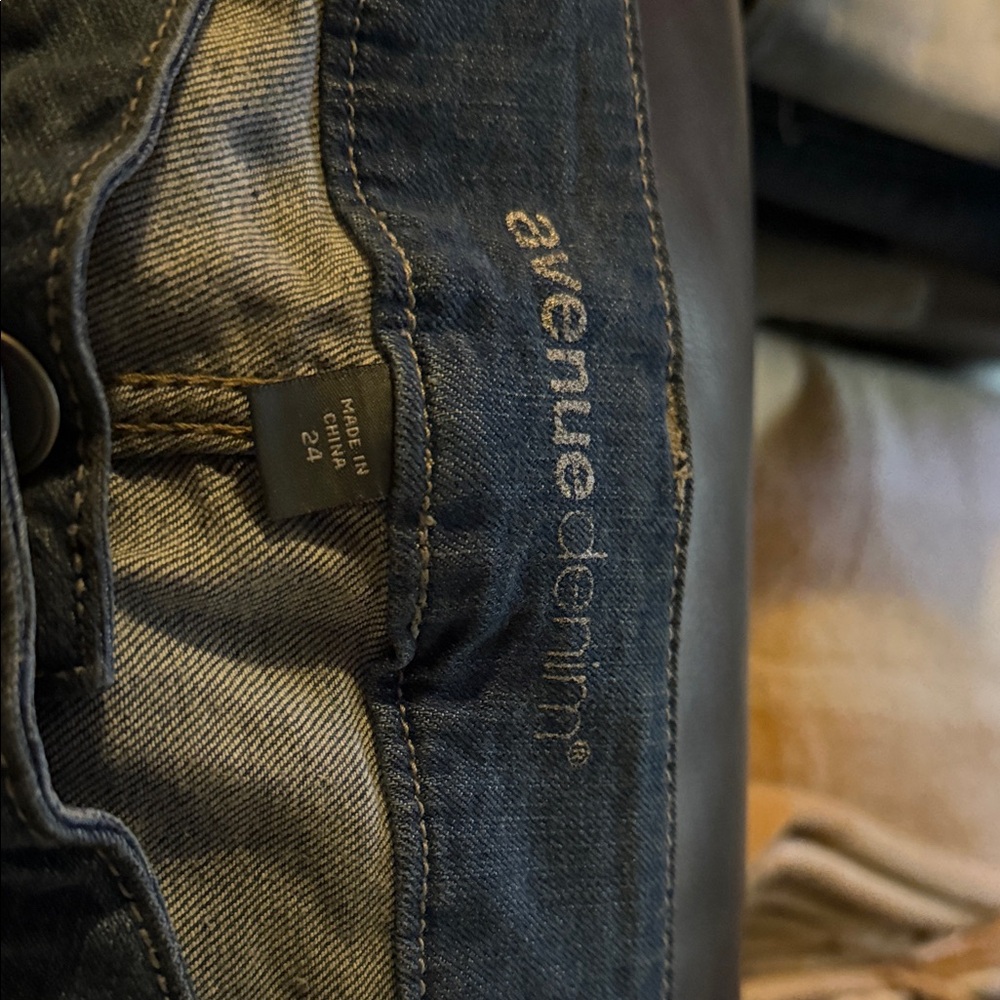 Avenue Classic Blue Jean Shorts These are for women